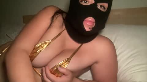 Snapshot of mommygoddess03 chatting on 10.03.25 mommygoddess03 online show from 10.03.25