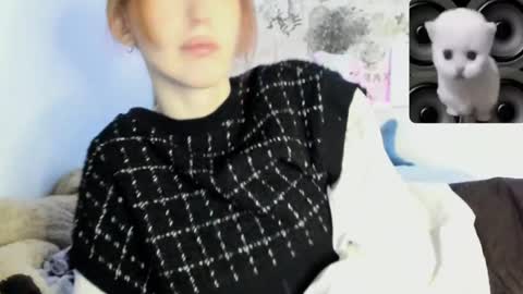 Snapshot of mommyicon chatting on 03.10.25 Liza online show from 03.10.25
