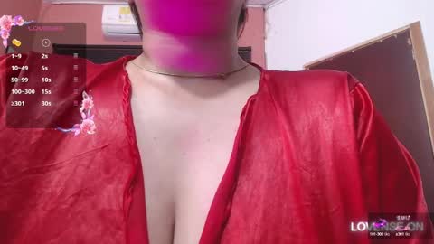 Daphne  online show from 03.07.25