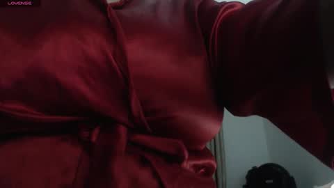 Daphne  online show from 10.29.25