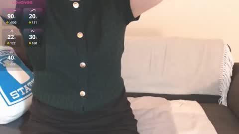 Momo online show from 10.11.25