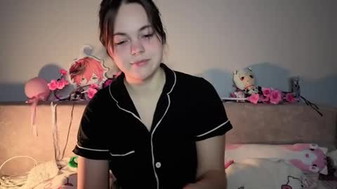 Snapshot of momomochi_ chatting on 03.01.26 Momo online show from 03.01.26