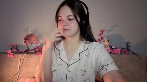 Momo online show from 03.08.26