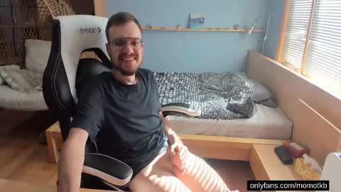 momotkb online show from 09.22.25