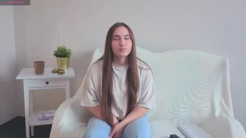 momy_lilu online show from 09.12.25