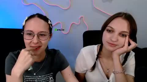 Snapshot of mona_cloud chatting on 07.24.26 Mona online show from 07.24.26