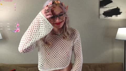 Snapshot of monahase chatting on 01.25.25 Mona online show from 01.25.25