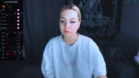 Snapshot of monalauu chatting on 02.08.26 online show from 02.08.26