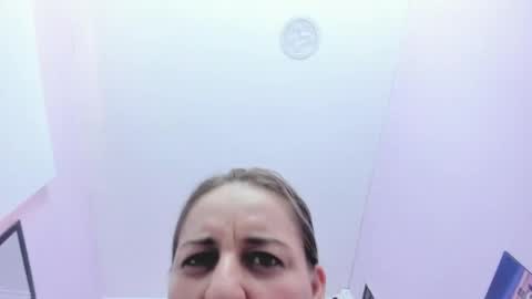 Snapshot of monalinda220 chatting on 04.12.26 paola online show from 04.12.26