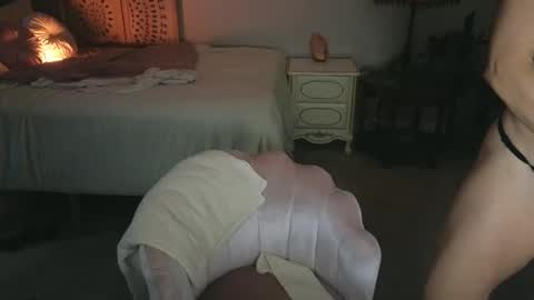 Mona online show from 11.06.25