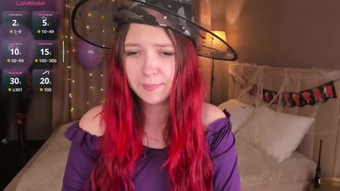 Snapshot of monica__queen chatting on 10.23.25 Monica online show from 10.23.25