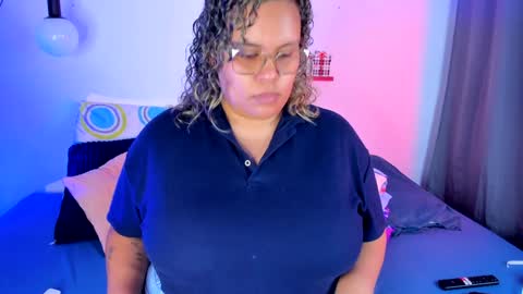 aleja      independent model       online show from 01.31.25