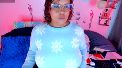 aleja      independent model       online show from 09.23.25