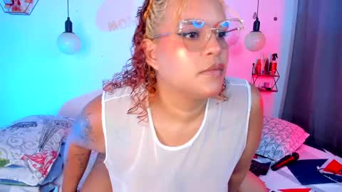 aleja      independent model       online show from 04.01.26