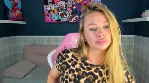 Snapshot of monica_rois chatting on 11.13.25 Melissa online show from 11.13.25