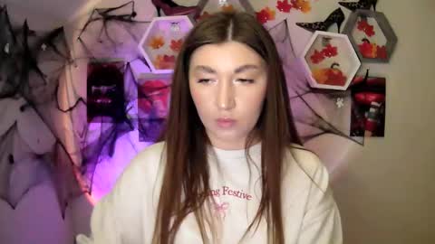 Snapshot of monica_sweets chatting on 10.09.25 sweet girl and shine body online show from 10.09.25