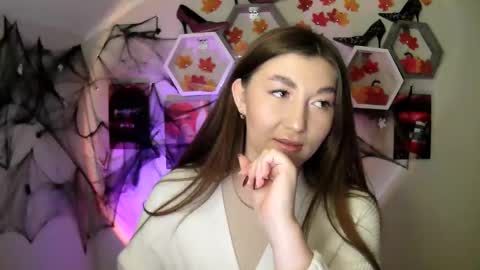 Snapshot of monica_sweets chatting on 10.10.25 sweet girl and shine body online show from 10.10.25