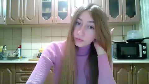 Snapshot of monica_tamayo chatting on 04.07.26 Monica online show from 04.07.26