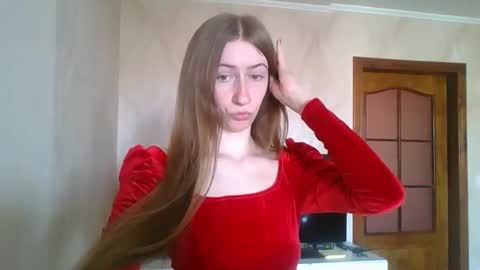 Snapshot of monica_tamayo chatting on 04.14.26 Monica online show from 04.14.26