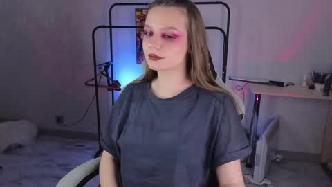 Snapshot of monicaerotic chatting on 10.25.25 Monica erotic mmm online show from 10.25.25