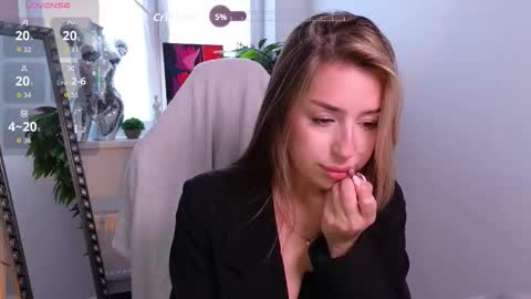 Monica online show from 10.18.25