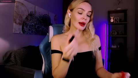 monicharm online show from 09.21.25