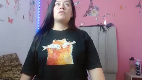 Snapshot of monickhot303av chatting on 01.09.25 monickhot303av online show from 01.09.25