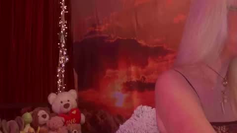 Snapshot of monicutex chatting on 05.01.26 Monika online show from 05.01.26