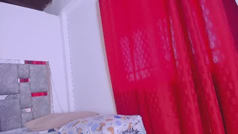 Snapshot of moniicaferrer chatting on 06.19.26 Monica online show from 06.19.26