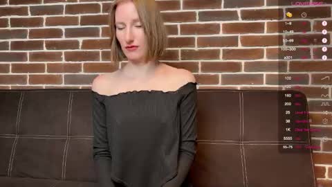 Snapshot of monikabos chatting on 11.10.25 MonikaBos online show from 11.10.25