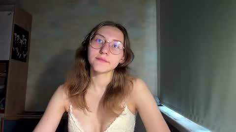 Mia online show from 06.17.26