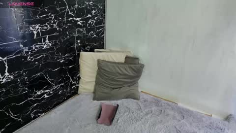 Snapshot of monique_a chatting on 01.14.25 Ask me online show from 01.14.25