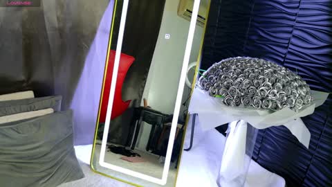 Snapshot of monique_a chatting on 02.03.25 Ask me online show from 02.03.25