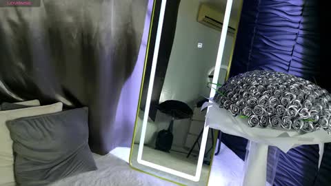 Snapshot of monique_a chatting on 02.13.25 Ask me online show from 02.13.25