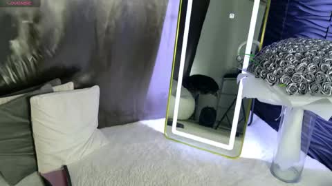 Snapshot of monique_a chatting on 03.05.25 Ask me online show from 03.05.25