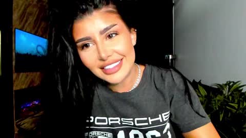 Snapshot of moniqueeass chatting on 12.13.24 Alessia online show from 12.13.24