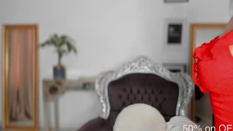 Snapshot of moniqueeass chatting on 09.10.25 Alessia online show from 09.10.25