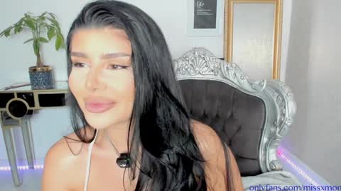 Snapshot of moniqueeass chatting on 10.03.25 Alessia online show from 10.03.25