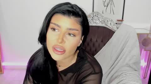 Snapshot of moniqueeass chatting on 05.15.26 Alessia online show from 05.15.26