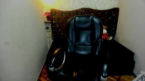 Snapshot of moniquehick chatting on 03.14.26 Monica online show from 03.14.26