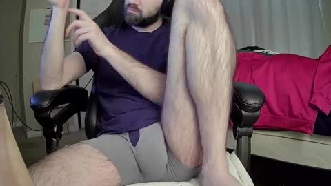 Snapshot of monkey_4u chatting on 12.18.24 monkey_4u online show from 12.18.24