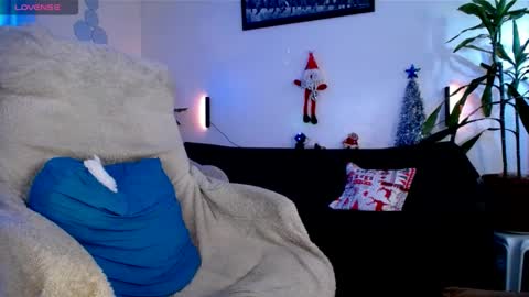 Snapshot of monnojones chatting on 12.29.24 monnojones online show from 12.29.24