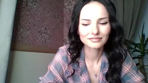 Snapshot of monparis_dream chatting on 10.10.25 monparis_dream online show from 10.10.25