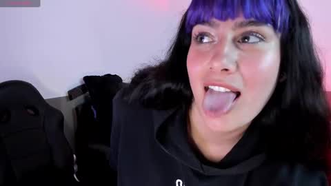 Lu online show from 10.04.25