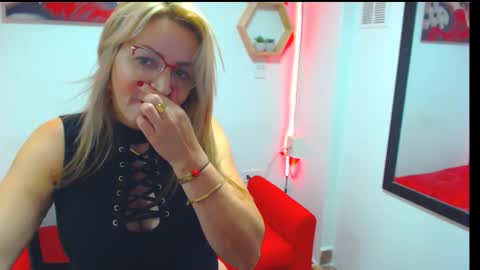 monserrat_diva online show from 09.10.25