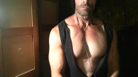 Snapshot of monsterdildos chatting on 12.14.24 monsterdildos online show from 12.14.24