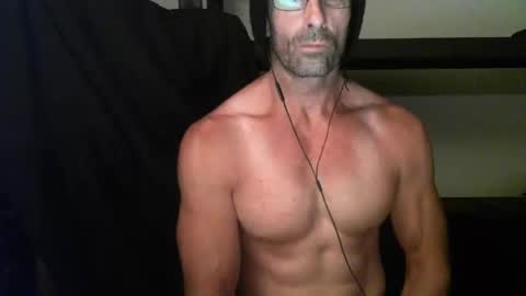 Snapshot of monsterdildos chatting on 01.03.25 monsterdildos online show from 01.03.25