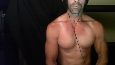 Snapshot of monsterdildos chatting on 01.03.25 monsterdildos online show from 01.03.25