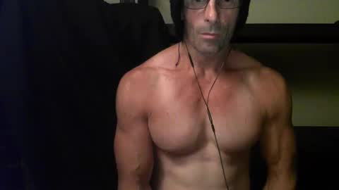 Snapshot of monsterdildos chatting on 01.09.25 monsterdildos online show from 01.09.25