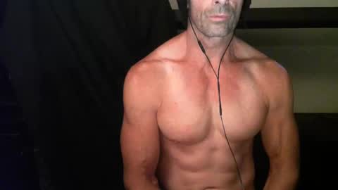 Snapshot of monsterdildos chatting on 01.10.25 monsterdildos online show from 01.10.25